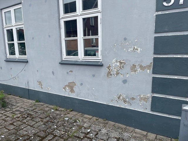 Opmuret facade - før